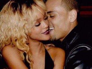 Rihanna and Chris Brown back together (sigh)